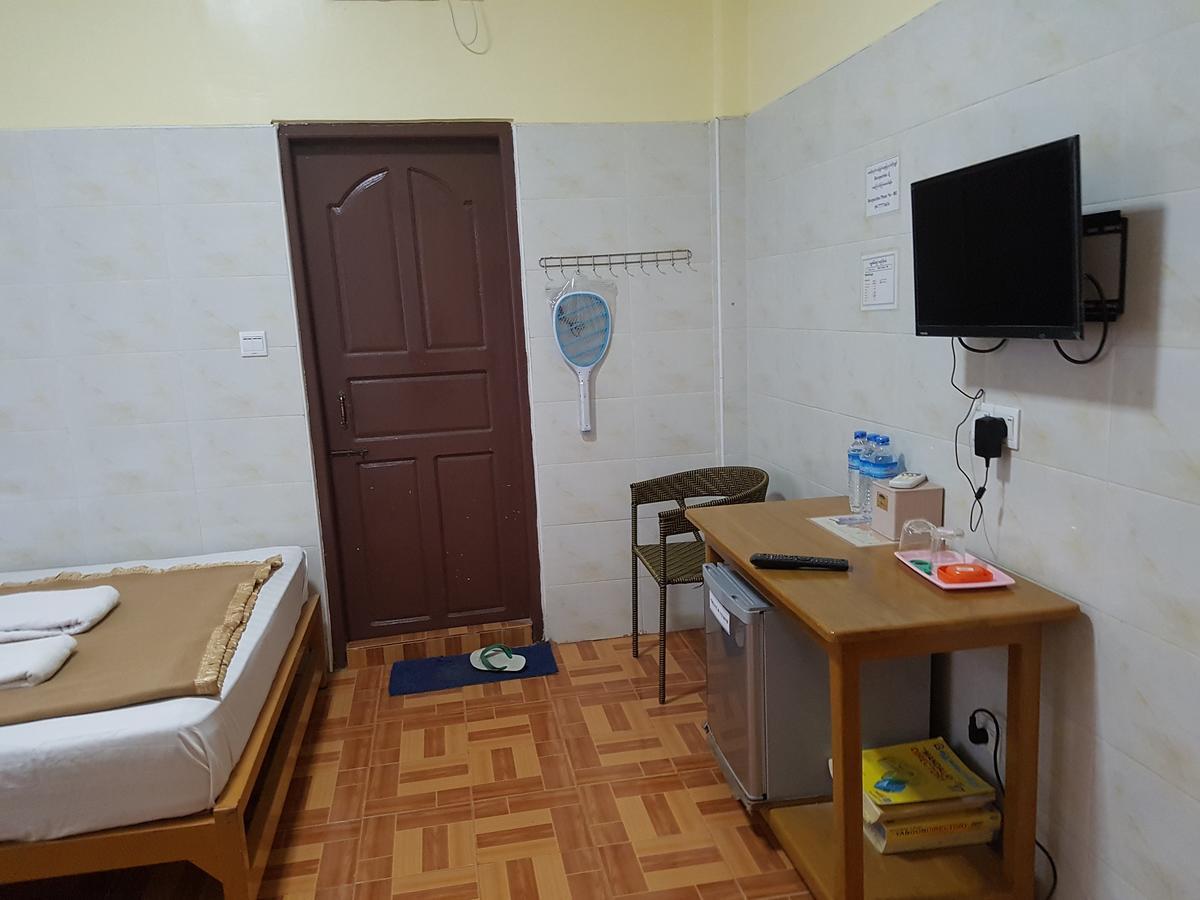 Shwe Eain Si Guest House - Burmese Only Myeik Exterior photo
